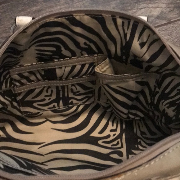 Brand new guess purse and wallet - Picture 5 of 8